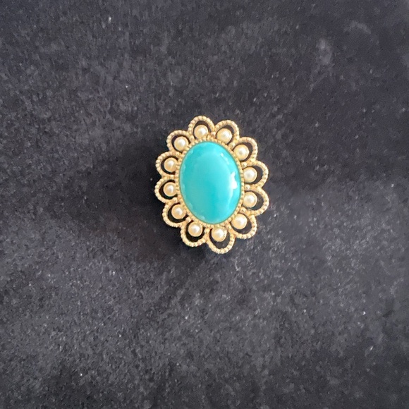 Jewelry - Gold and Blue Ornate Brooch